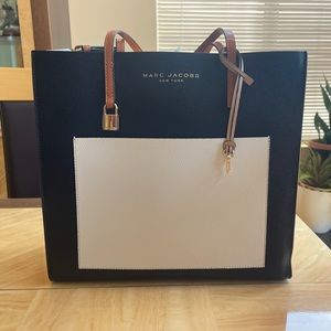 SOLD ✅✅ - Marc Jacobs The Grind Colorblock Tote - BRAND NEW WITH TAG AUTHENTIC